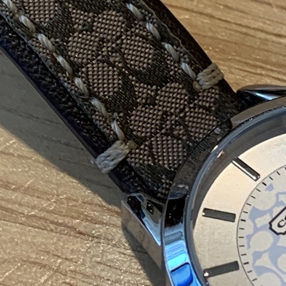Coach Signature Ladies Watch, Nice - Picture 7 of 14